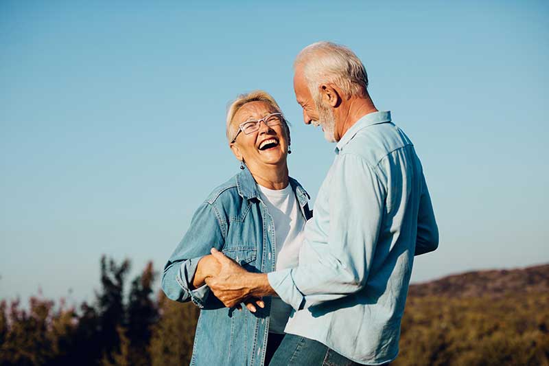 woman man outdoor senior couple happy lifestyle retirement